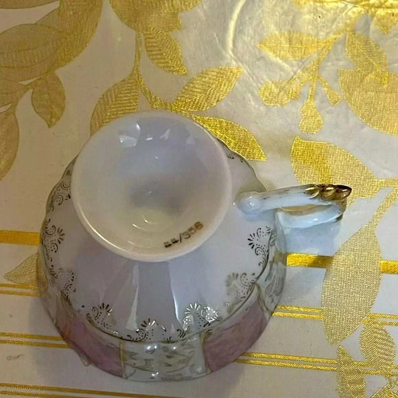 VINTAGE ROYAL SEALY  WHITE PINK gold PORCELAIN IRIDESCENT footed CUP japan - Picture 3 of 4